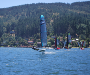 Skeeta sailor Matias del Solar leading the fleet in Chile as they head to the top mark